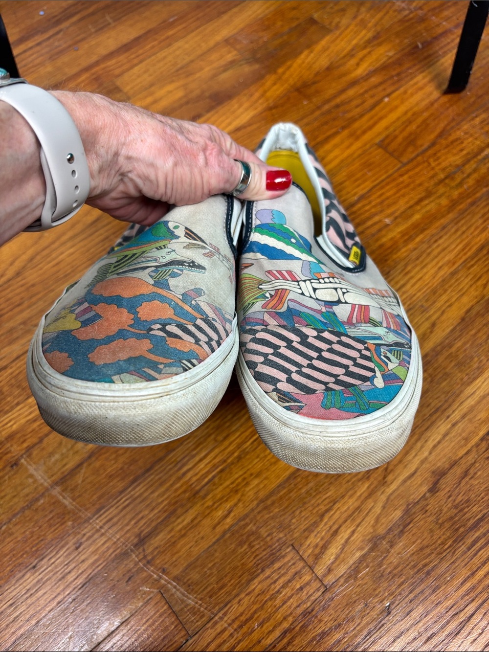 Vans men’s Slip-On Sneakers in yellow submarine Graphic - Picture 3 of 5